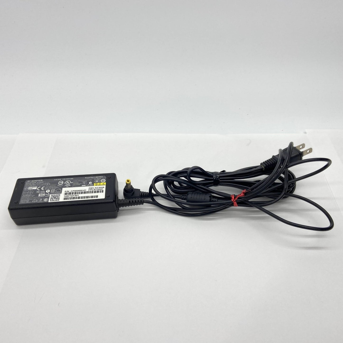 新品SSD FMV LIFEBOOK AH53/D1 FMVA53D1W i7 8565U 8GB SSD256GB Windows 11 Home 【C3753-80】
