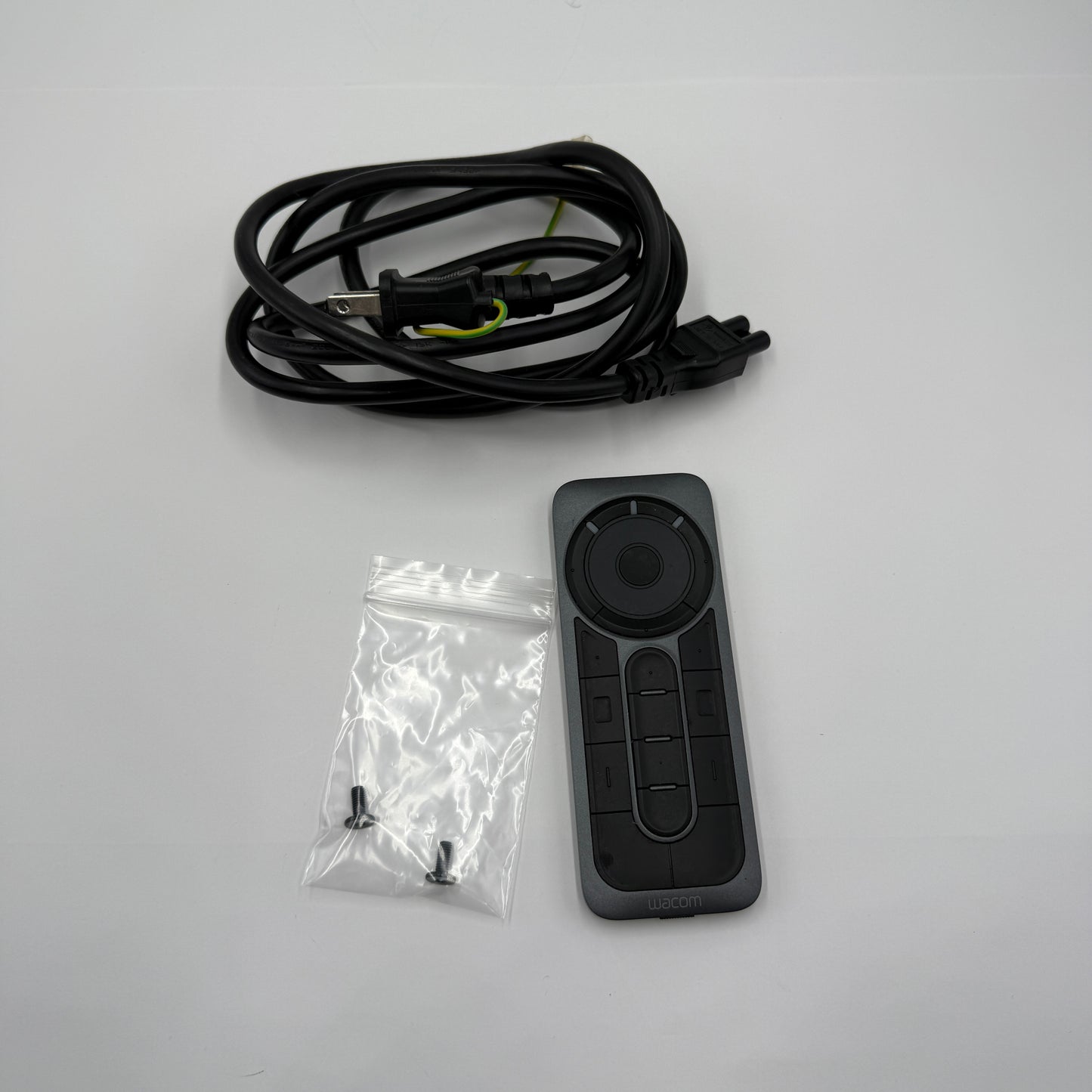 WACOM Cintiq Pro 24 DTK-2420/K 大型液晶 タブレット 23.6インチ 2020年製 スタンド付属【C5318-180】