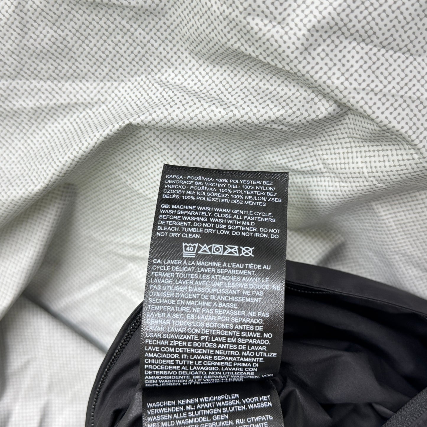 未使用 タグ付き THE NORTH FACE ノースフェイス Venture2 ベンチャージャケット Mサイズ ブラック【C7422】