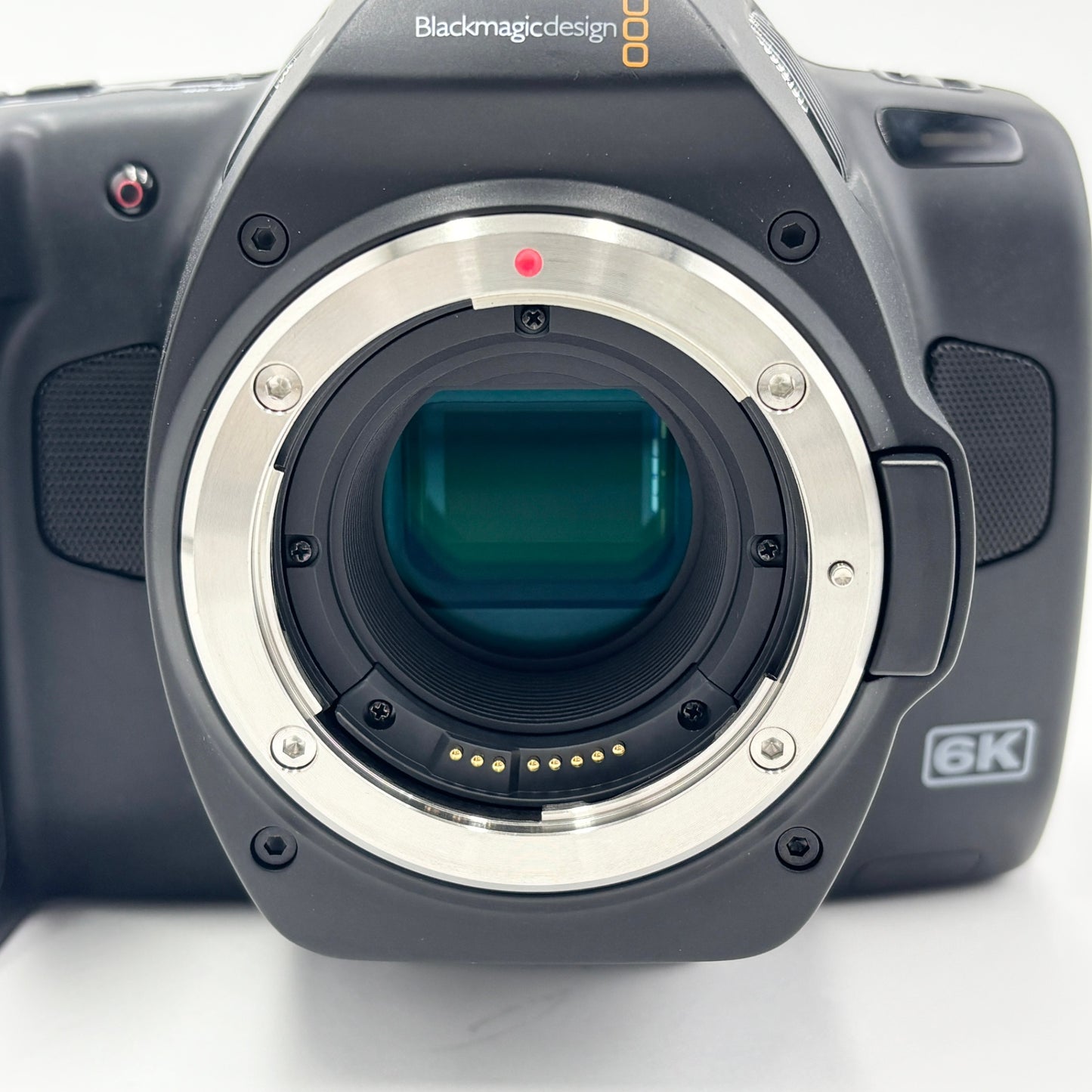 Blackmagic Pocket Cinema Camera 6K Pro ボディ EFマウント SmallRigの専用ケージ付き【C8191-60】
