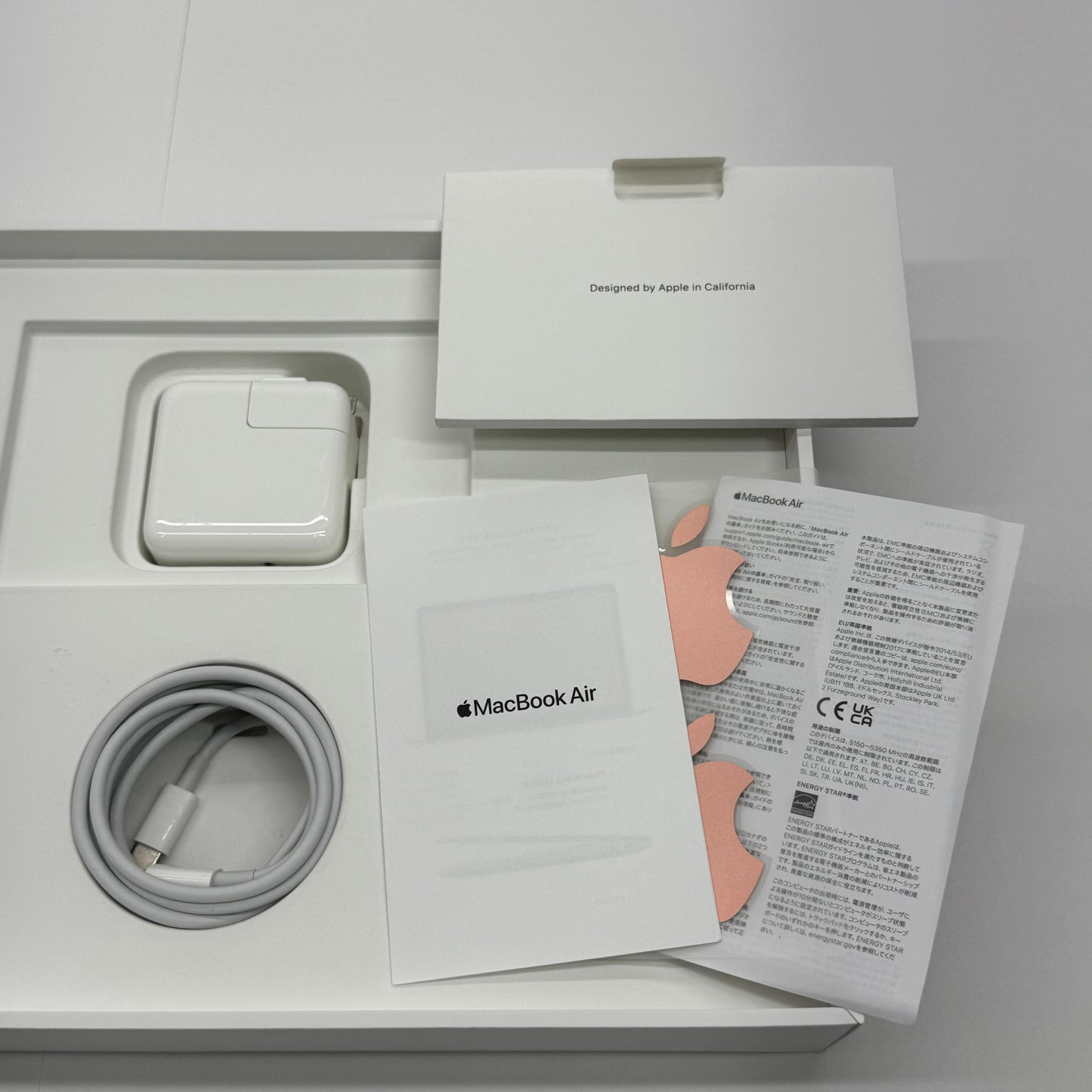 MacBookAir 13インチ M1 16GB 256GB ゴールド 付属品完備 充放電回数16回 バッテリー最大容量97% 【C7811-80】