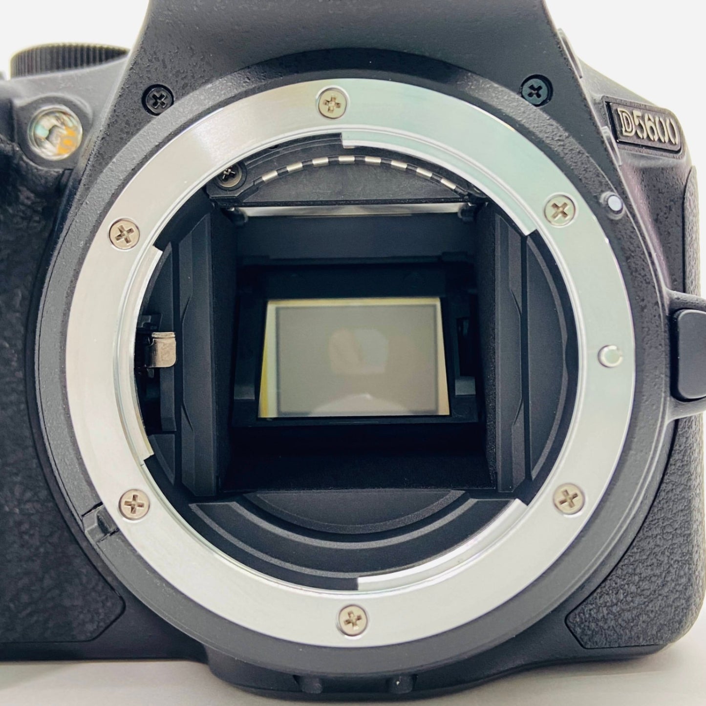 美品 NIKON D5600 ボディ デジタル一眼レフカメラ 【C4860-100】