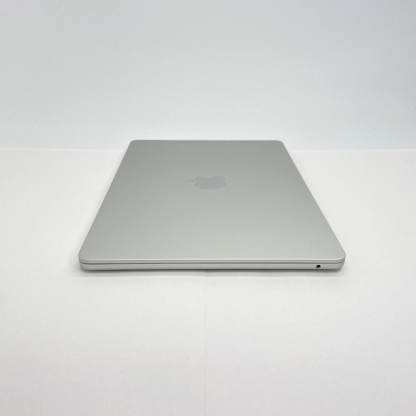 美品 MacBook Air 13インチ (Early 2025) Apple M4 10コア/16GB/SSD 256GB シルバー MW0W3J/A 【C6233−80】