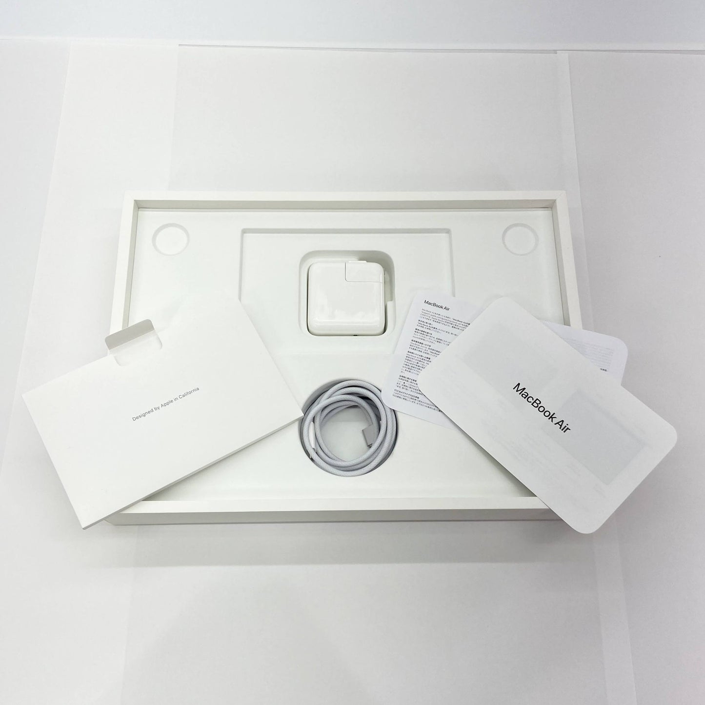 美品 Apple Mac book Air 13インチ M2 2022 8GB 256GB MLXY3J/A シルバー バッテリー最大容量100%  充放電回数20回【C5652-80】