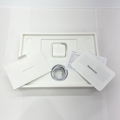 美品 Apple Mac book Air 13インチ M2 2022 8GB 256GB MLXY3J/A シルバー バッテリー最大容量100%  充放電回数20回【C5652-80】