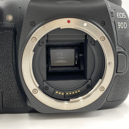 美品 キャノン Canon EOS 90D EF-S 18-135 IS USM レンズキット 【C4231-100】