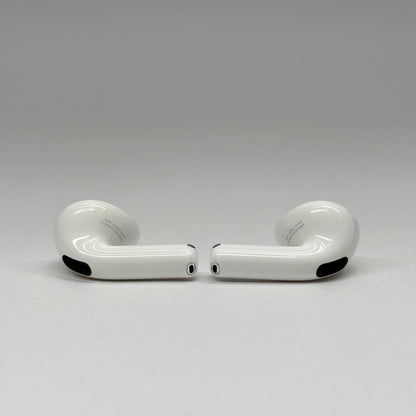 美品 AirPods 4 MXP93J/A （アクティブノイズキャンセリング搭載モデル）【C9028-C】
