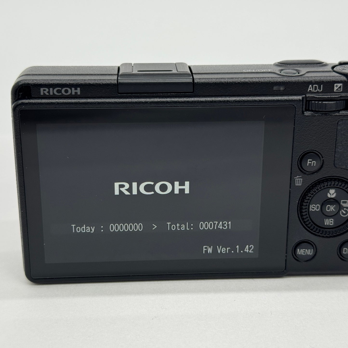 美品 保証あり RICOH リコー GR III x コンパクトデジタルカメラ  付属品完備 ショット数7,431回 【C7536-60】