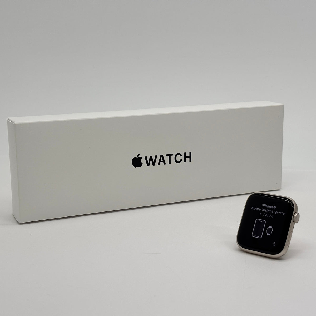 美品 Apple Watch SE 第3世代 GPSモデル 44ｍｍ MEP04J/A スターライトアルミ Nikeスポーツバンド M/L バッテリー最大容量100%  【C9027-60】