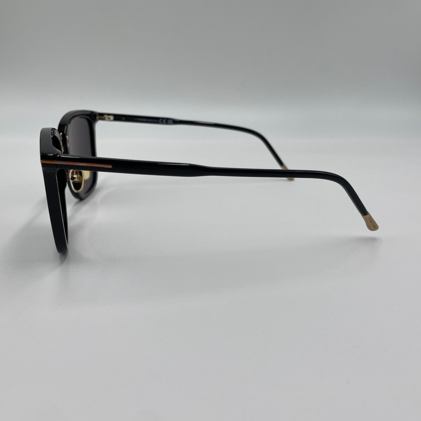 美品 未使用 TOM FORDトムフォード サングラス　TF949-D/01A 【C5049-60】