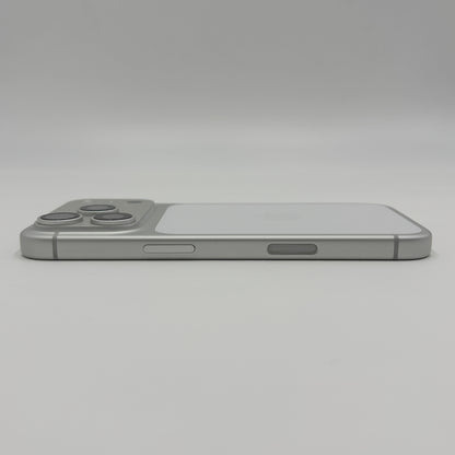 美品 Apple iPhone 17 Pro 256GB SIMフリー MG854J/A シルバー バッテリー最大容量100% 【C9292-C】