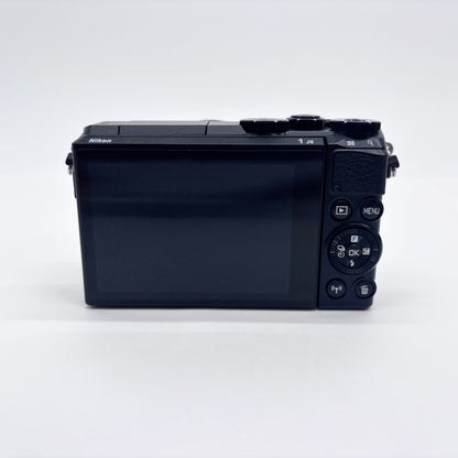 美品 Nikon 1 J5 標準パワーズームレンズキット ミラーレス一眼【C8172-60】