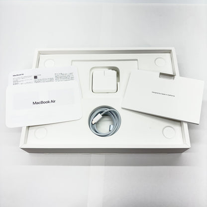 新品同様 美品 MacBook Air 13インチ M4 2025 10コアCPU 8コアGPU 16GB 256GB USキー 充放電回数10回 バッテリー最大容量100%【C5499-80】