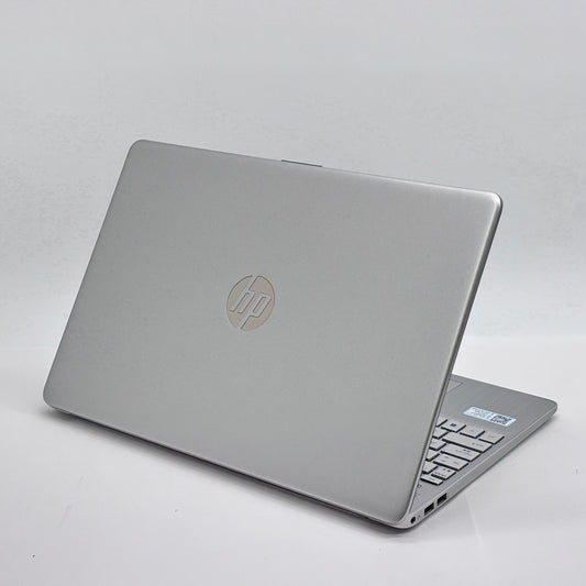 HP Laptop 15s-fq2635TU Core i5 1135G7 8GB SSD512GB Windows11Home バッテリー最大容量93％ 【C5836-80】