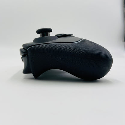 美品 Razer Wolverine V2 Pro ワイヤレスコントローラー PS5 C3845 80サイズ発送