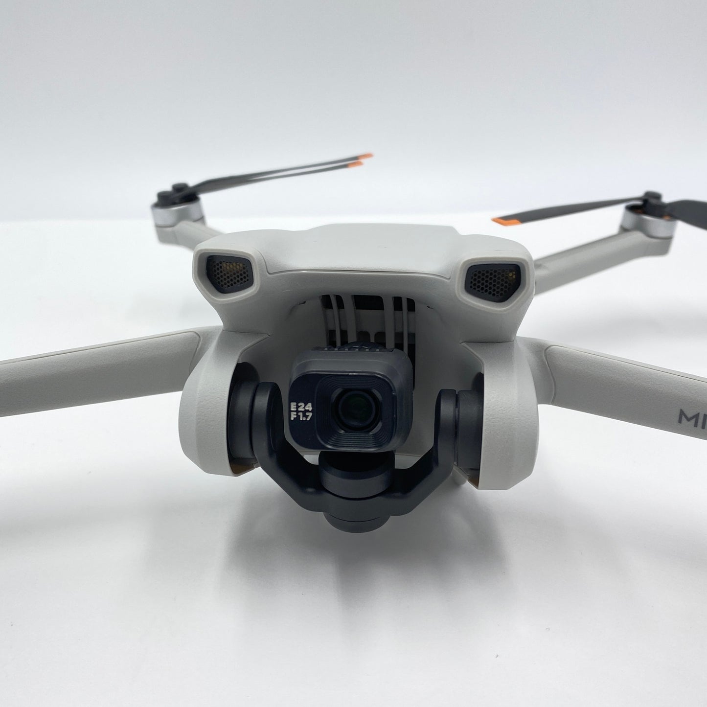 DJI Mini 3 Fly More Combo Plus M16303 DJI RC付属バッテリー6個付き【C4386-100】