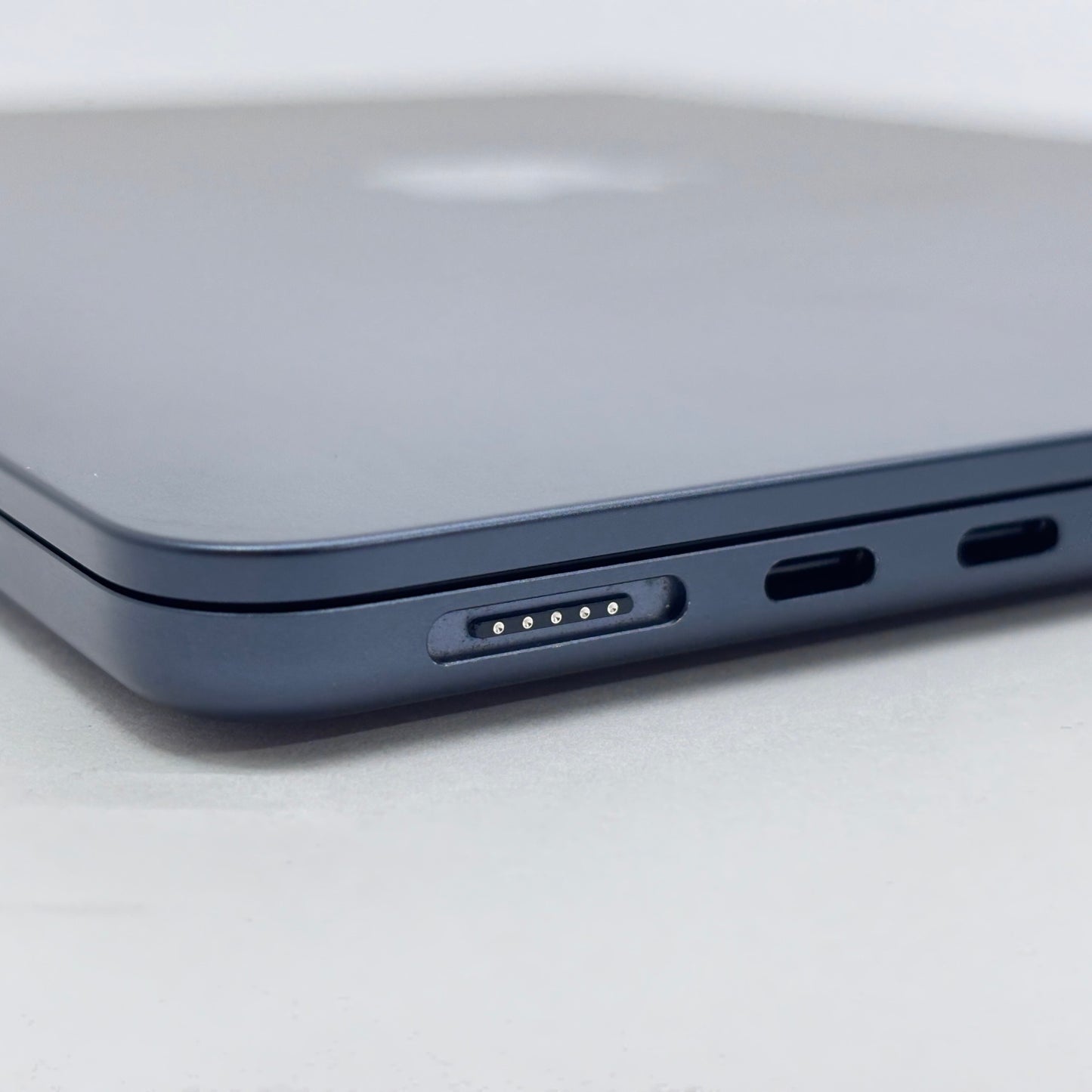 美品 MacBook Air 13インチ 2025 M4 16GB 256GB MW123J/A ミッドナイト バッテリー最大容量100% 【C8440-80】