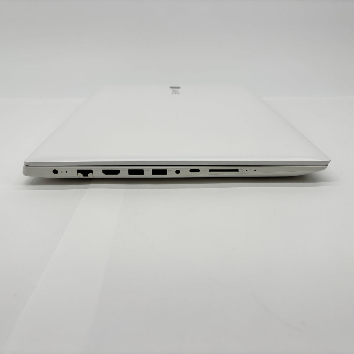 NEC LAVIE Direct PC-GN164JDAF Core i5 8250U 8GB SSD 256GB Windows11 Home バッテリー最大容量100% 【C9556-100】