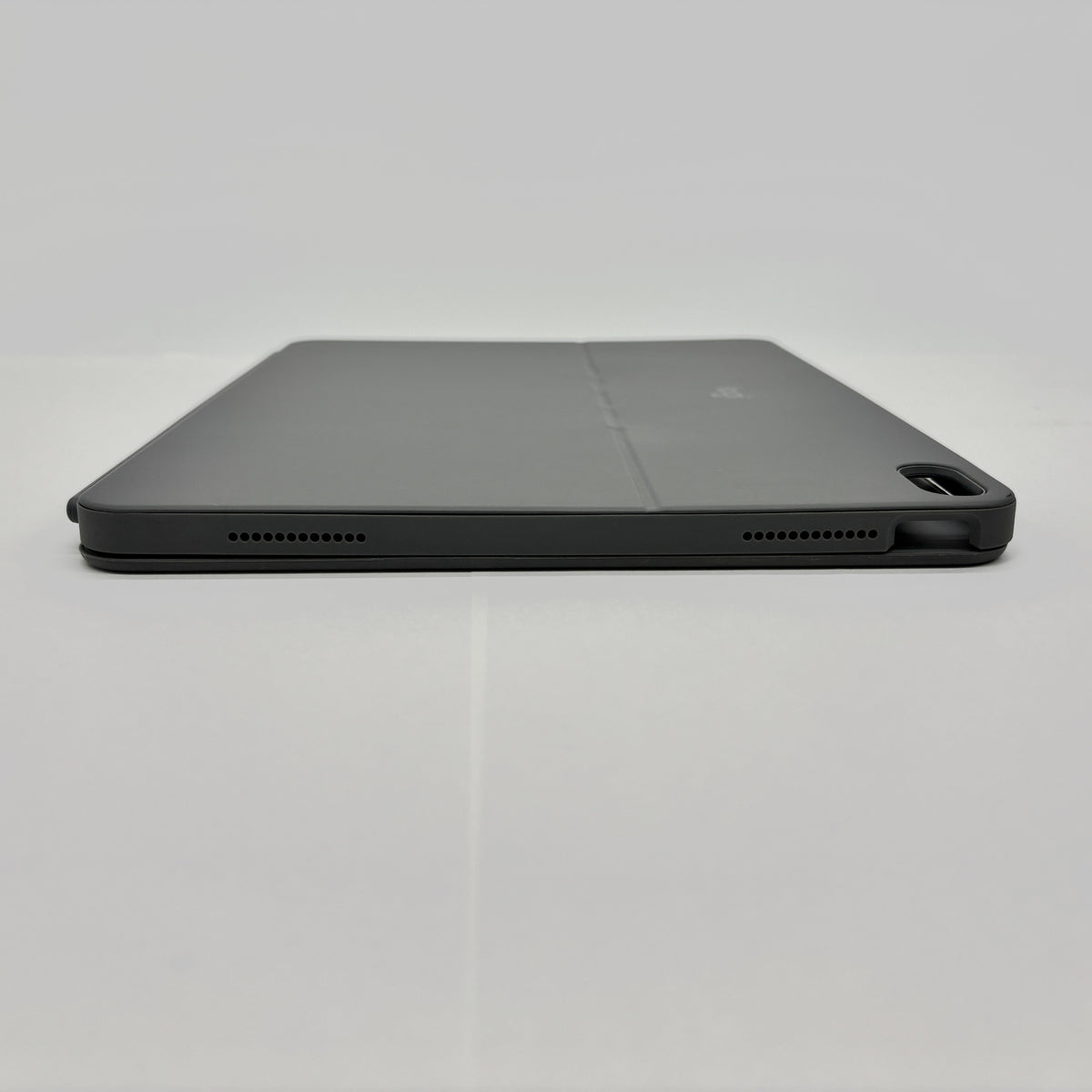 Logicool  ロジクール combo touch 13インチiPad Air M4 Combo Touch キーボード YU0087【C9589-80】