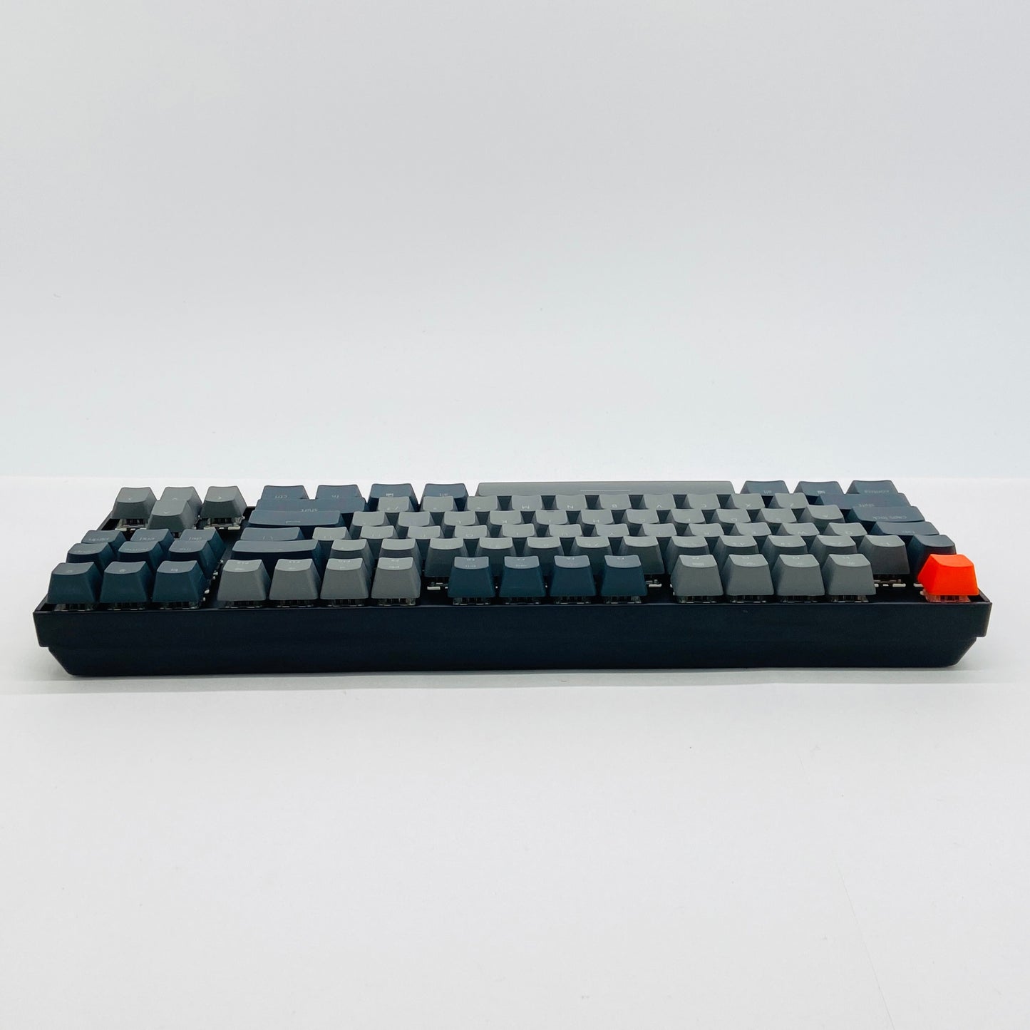美品 Keychron K8 Wireless Mechanical Keyboard メカニカルキーボード 茶軸 US配列 【C7382-80】