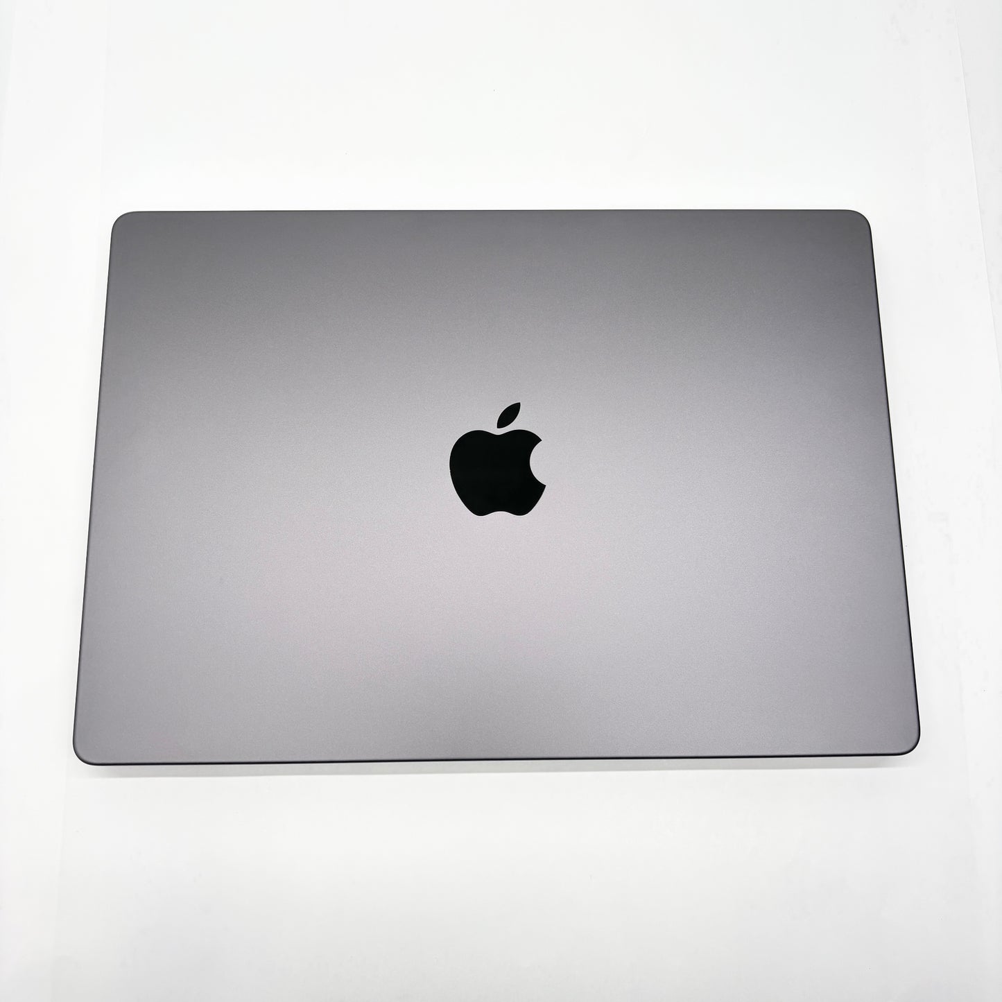 新品同様 美品 Nano-textureガラス仕様 MacBook Pro M5 14インチ10コア 32GB 1TB スペースブラック バッテリー最大容量100%【C6598-80】