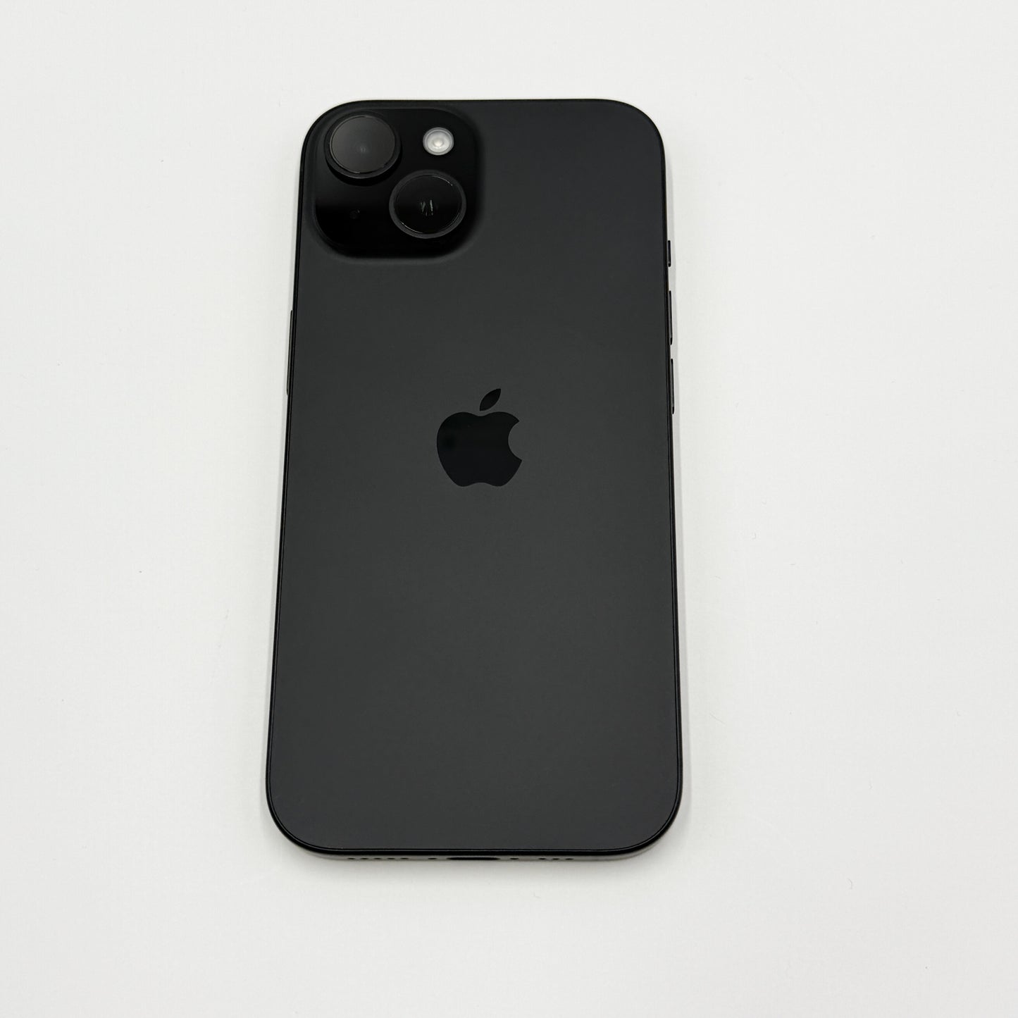 新品同様 美品 Apple iPhone15 128GB ブラック A3089 MTMH3J/A SIMフリー バッテリー最大容量99%【C5254-C】