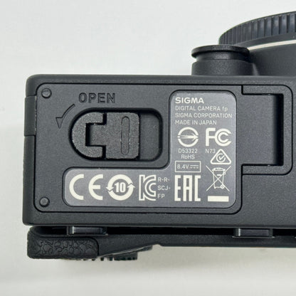 SIGMA fp ボディ バッテリーなどおまけ付き【C7466-80】