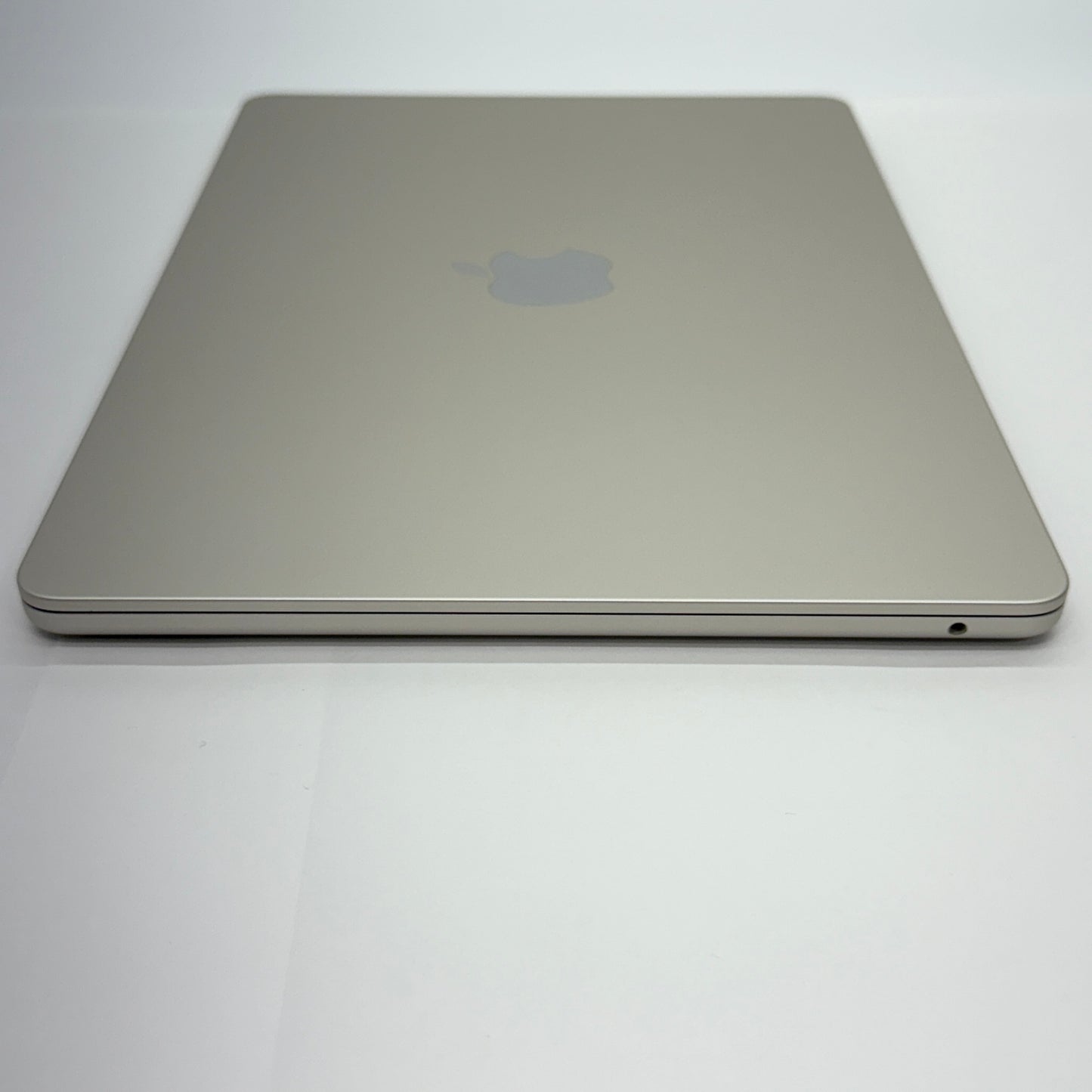 MacBook Air Liquid Retina 13.6インチ (Mid 2022) Apple M2 8コア/8GB/SSD 256GB スターライト MLY13J/A バッテリー最大容量93%【C5294-80】