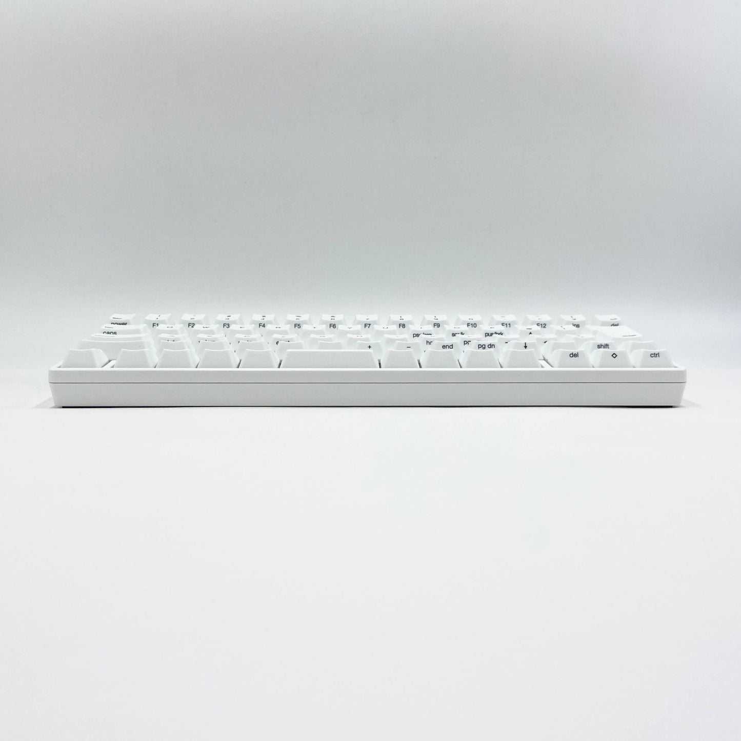 美品 PFU キーボード HHKB Professional HYBRID Type-S 日本語配列／雪 PD-KB820YSC	【C5798-60】