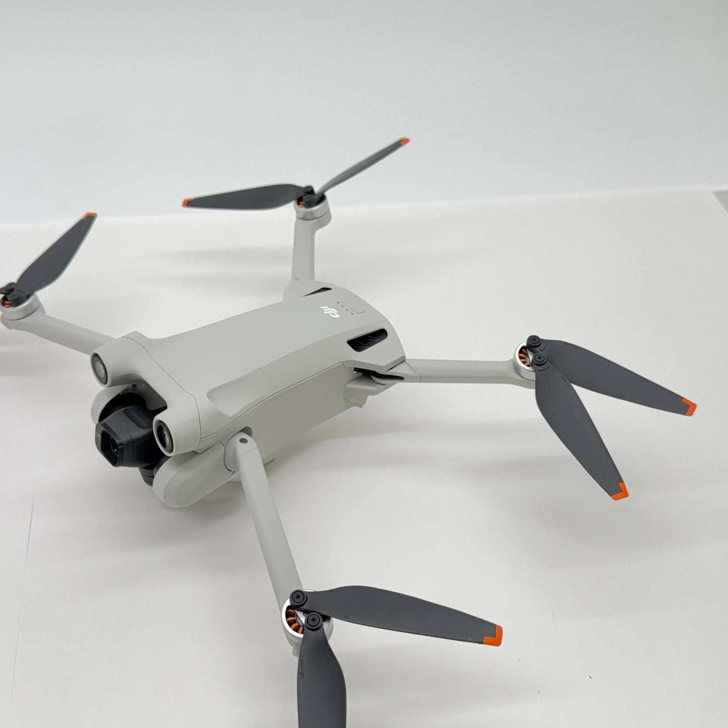 美品 DJI Mini 3 Pro  Fly More コンボ　MT3M3VD 【C7649-100】