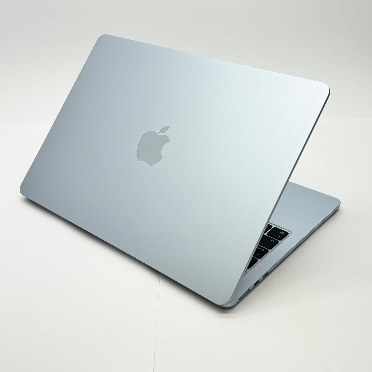 新品同様 美品 MacBook Air 13インチ (Early 2025) Apple M4 10コア 24GB SSD 512GB スカイブルー MC6V4J/A 充放電回数8回 バッテリー最大容量100%【C7977-80】