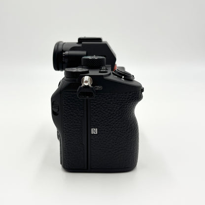 美品 SONY ILCE-7M3 α7III ボディ ソニー ミラーレス一眼カメラ シャッター数4,179枚【C6567-80】