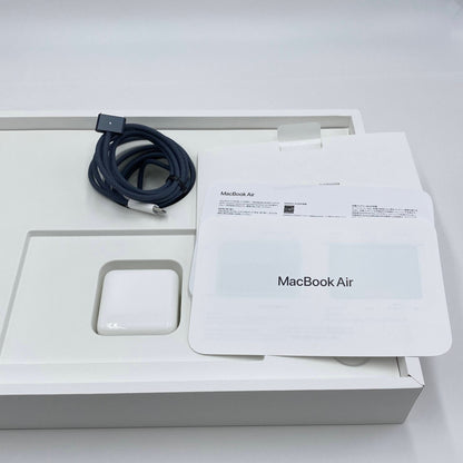 バッテリー最大容量100% 新品同様 美品 MacBook Air 13インチ M4 2025 10C CPU/10C GPU 16GB 256GB 充放電回数4回 C3885 80サイズ発送