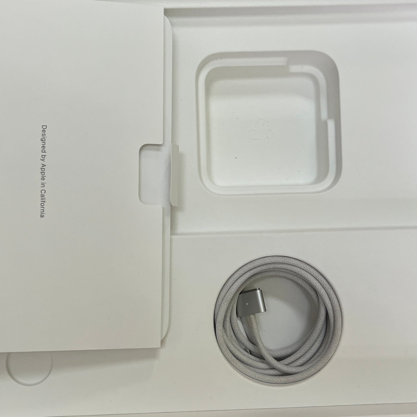 美品 Apple Macbook Pro M4 14インチ 24GB SSD 1TB MCX14J/A シルバー バッテリー最大容量100%【C6379-80】