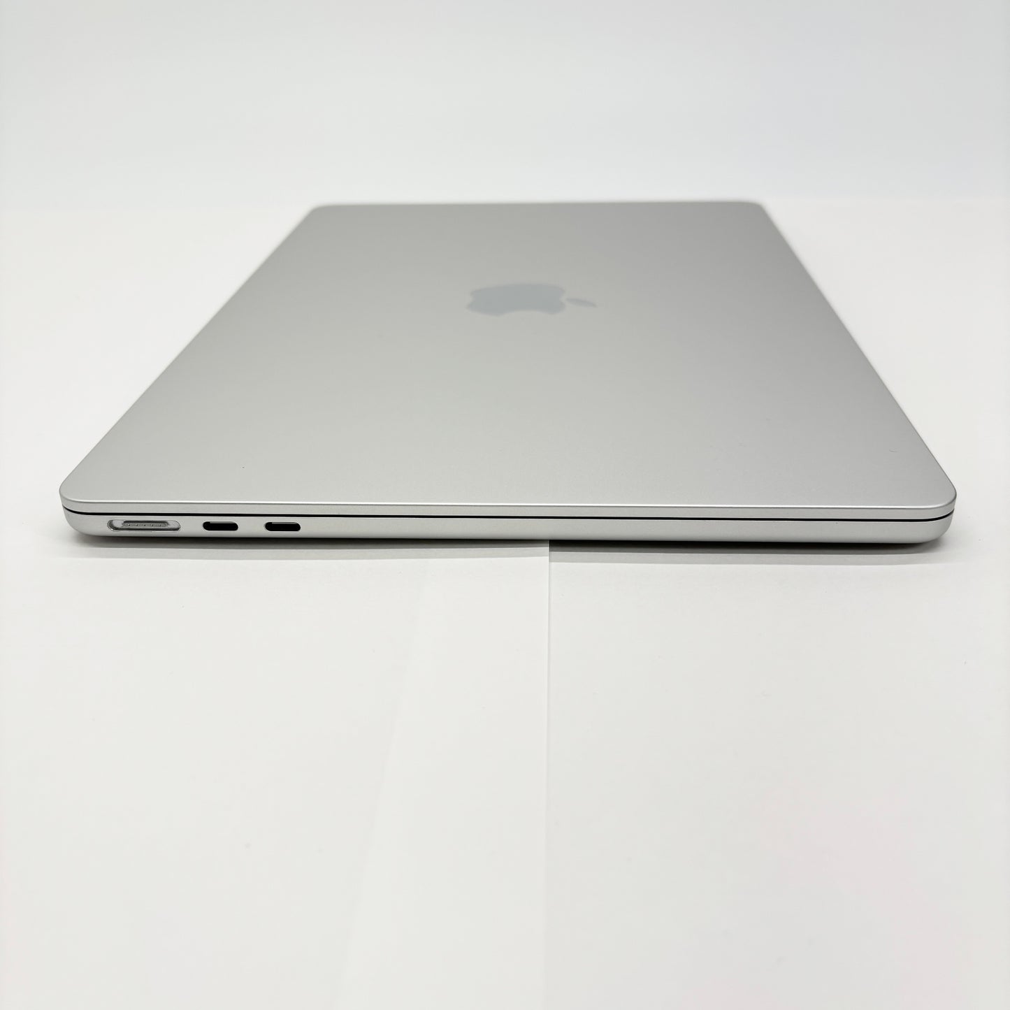美品 Apple MacBook Air 13インチ  2025 M4 16GB 256GB MW0W3J/A シルバー　充放電回数258回 バッテリー最大容量94%【C6781-80】