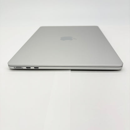 美品 Apple MacBook Air 13インチ  2025 M4 16GB 256GB MW0W3J/A シルバー　充放電回数258回 バッテリー最大容量94%【C6781-80】