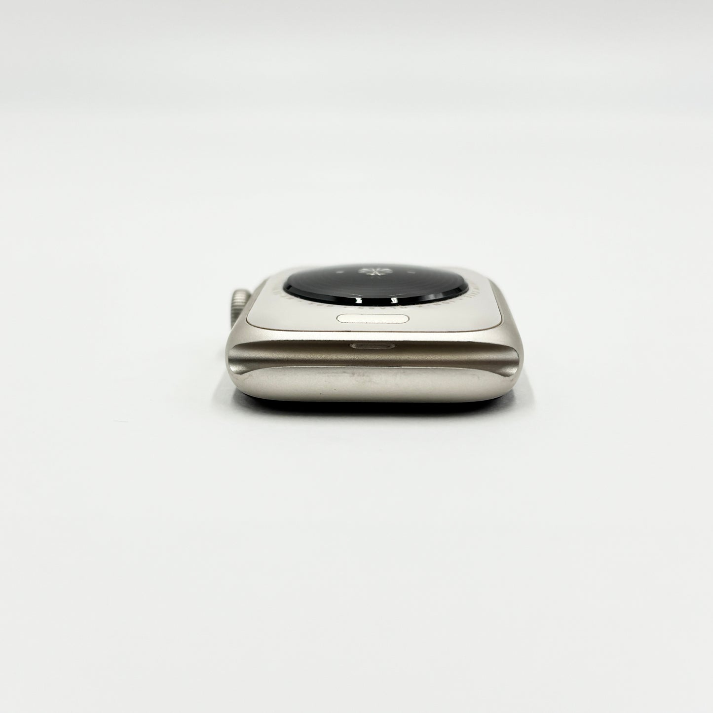 Apple Watch  SE 第2世代 GPS 40mm スターライト MXEE3J/A スポーツバンド バッテリー最大容量98% 【C8798-C】