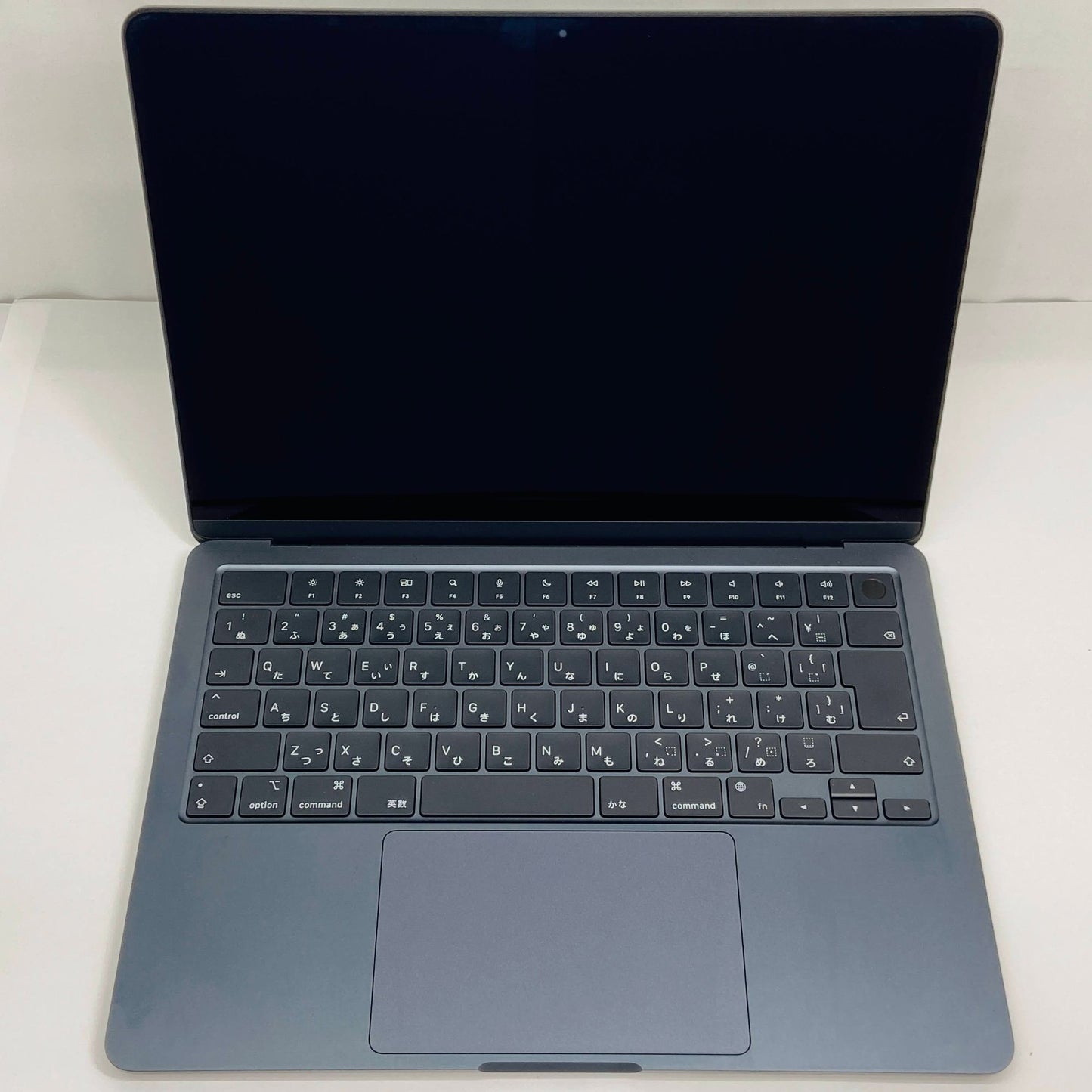 バッテリー最大容量100% Apple MacBook Air M2 2022 MLY33J/A 8GB SSD 256GB 付属品完備 C3869	80サイズ発送