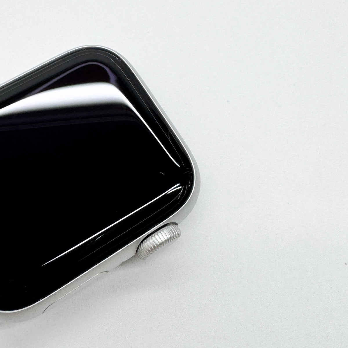 美品 Apple Watch SE 第2世代 GPSモデル 40mm MNJV3J/A バッテリー最大容量86%【C8879-60】