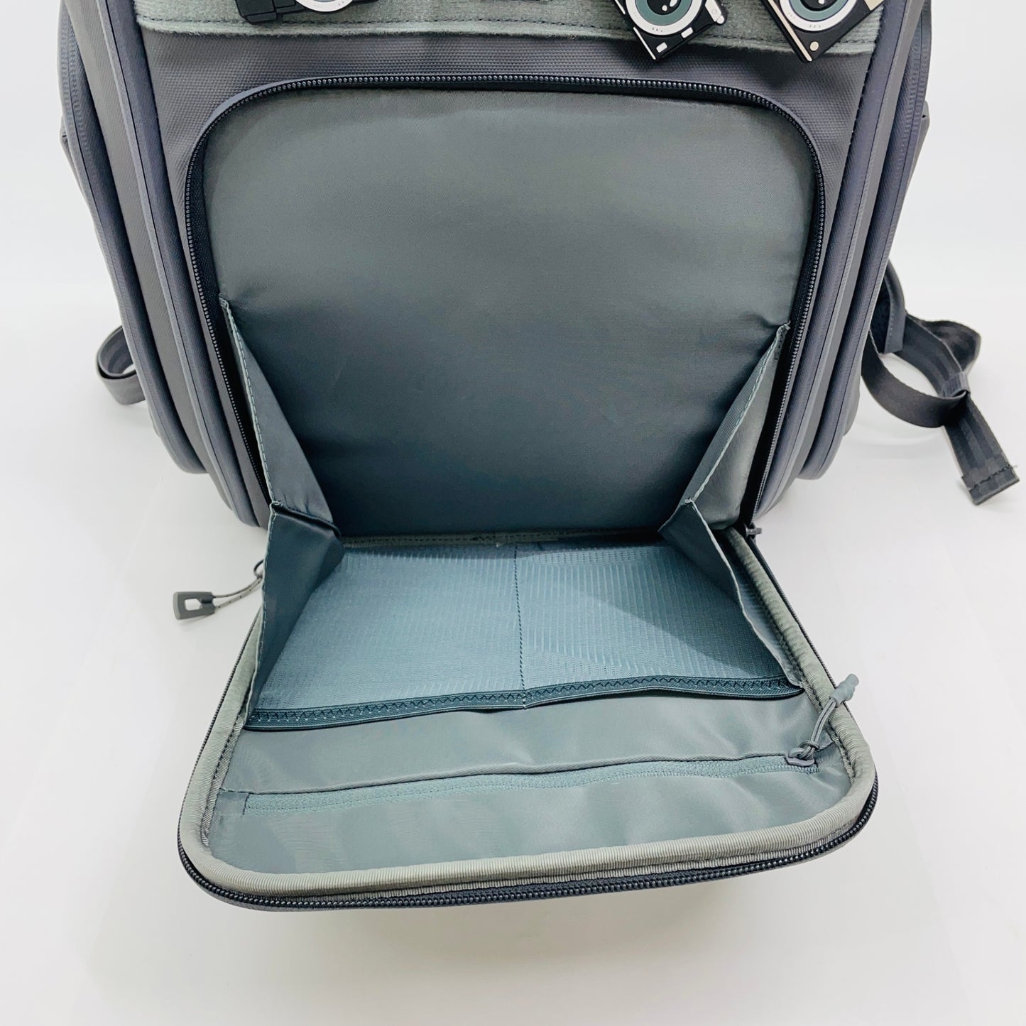 Ulanzi BP04 ハードシェルカメラバックパック【C4358】