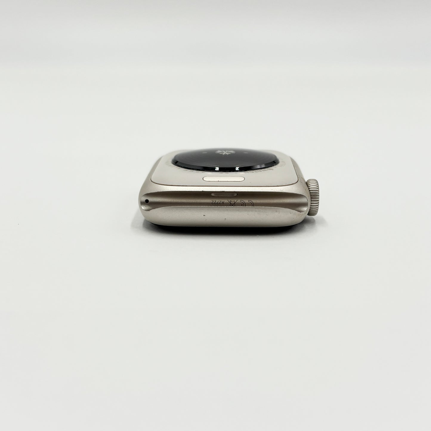 Apple Watch  SE 第2世代 GPS 40mm スターライト MXEE3J/A スポーツバンド バッテリー最大容量98% 【C8798-C】