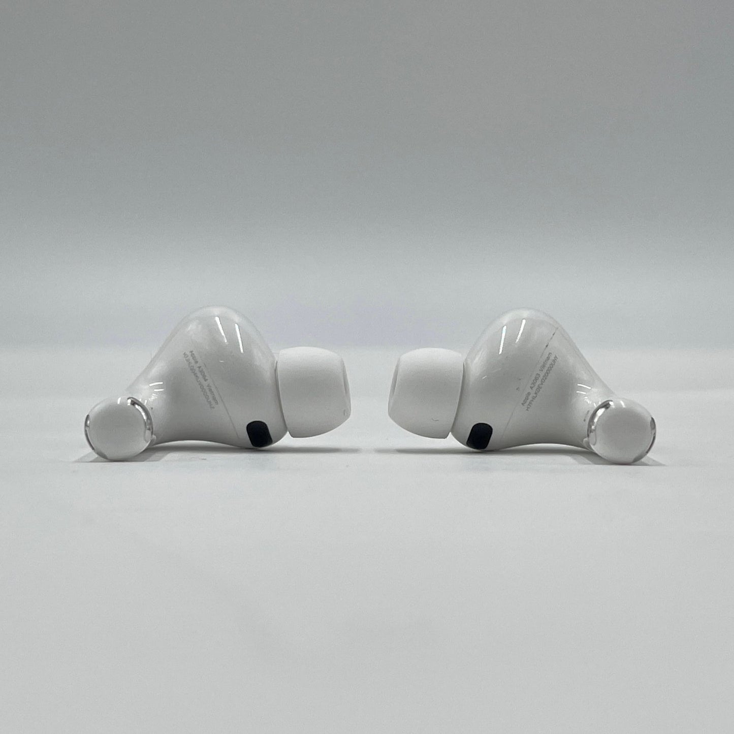 美品 Apple AirPods Pro 3 第3世代 MFHP4J/A A3063 A3064 A3122 【C5699-C】
