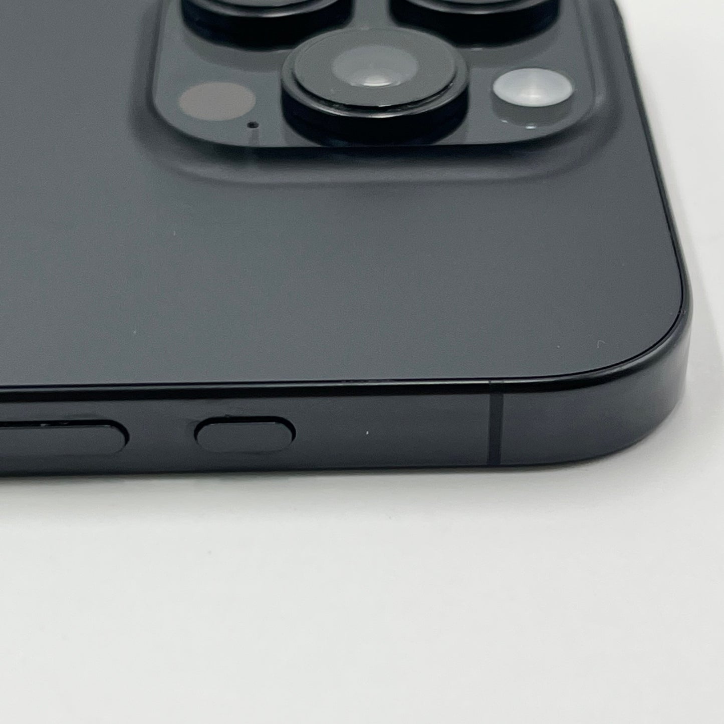 美品 Apple iPhone16 Pro 128GB ブラックチタニウム MYMV3J/A バッテリー最大容量98%【C5277-C】