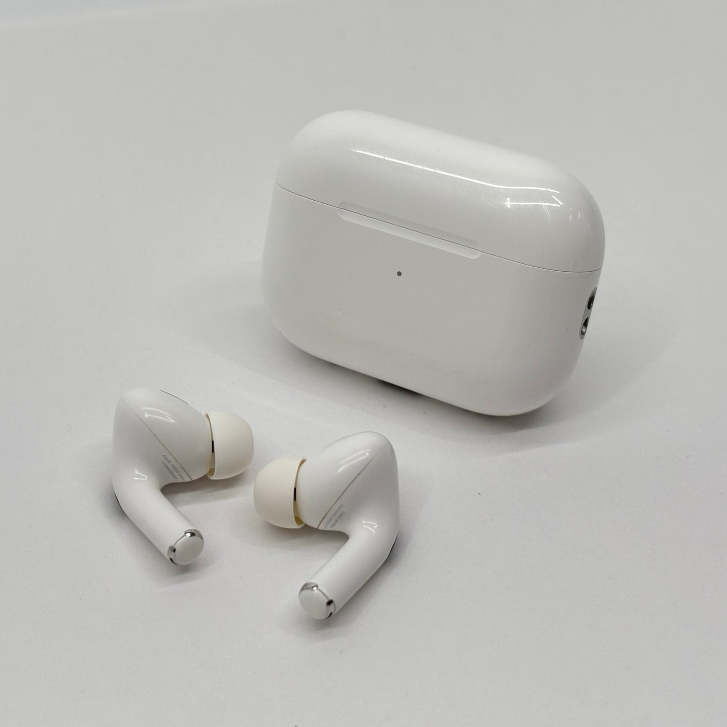 Apple AirPods Pro 第2世代 ワイヤレスイヤホン USB-C【C8730-C】