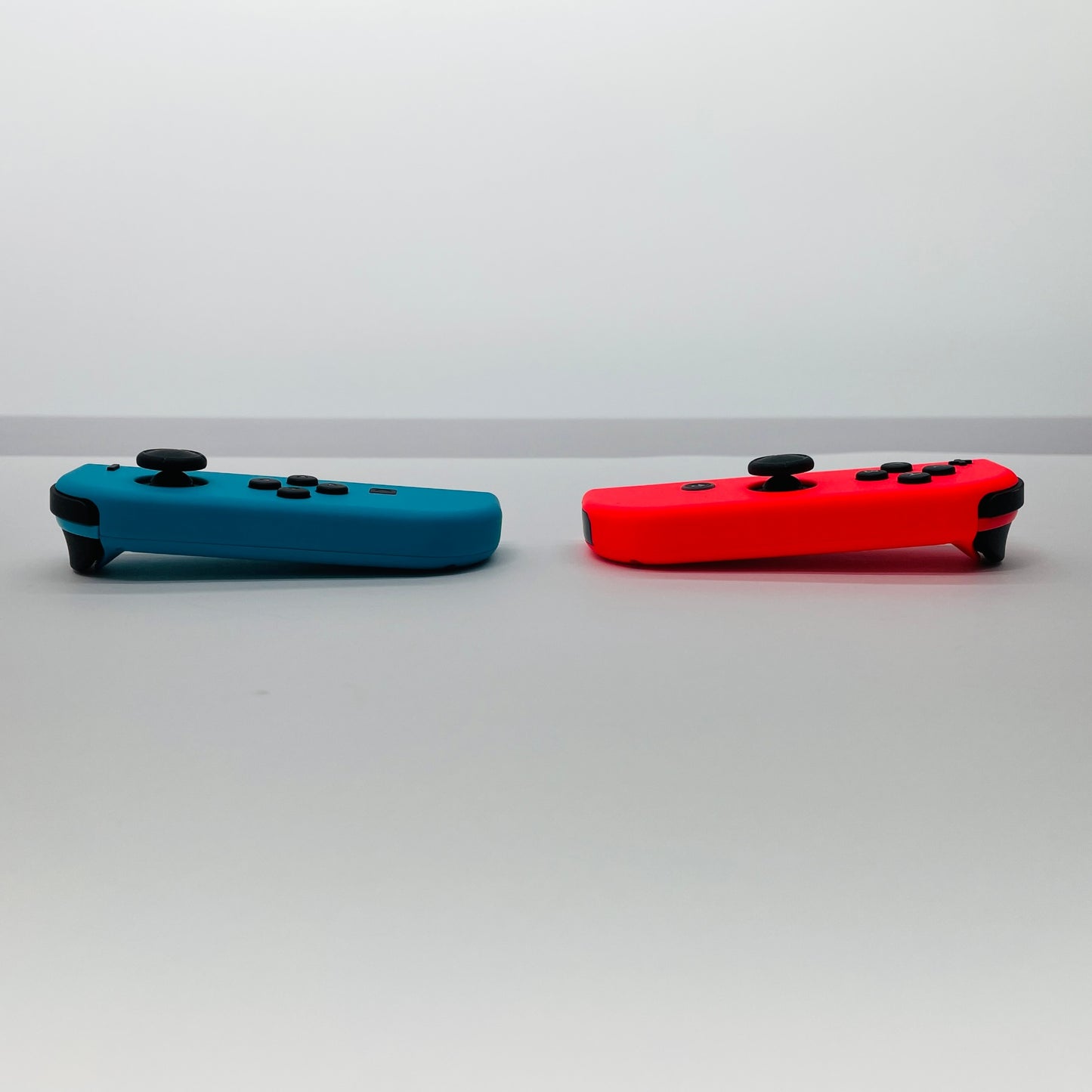 美品 Nintendo Switch 本体 Joy-Con(L) ネオンブルー/(R) ネオンレッド 任天堂 HAD-S-KABAA	【C4446-100】