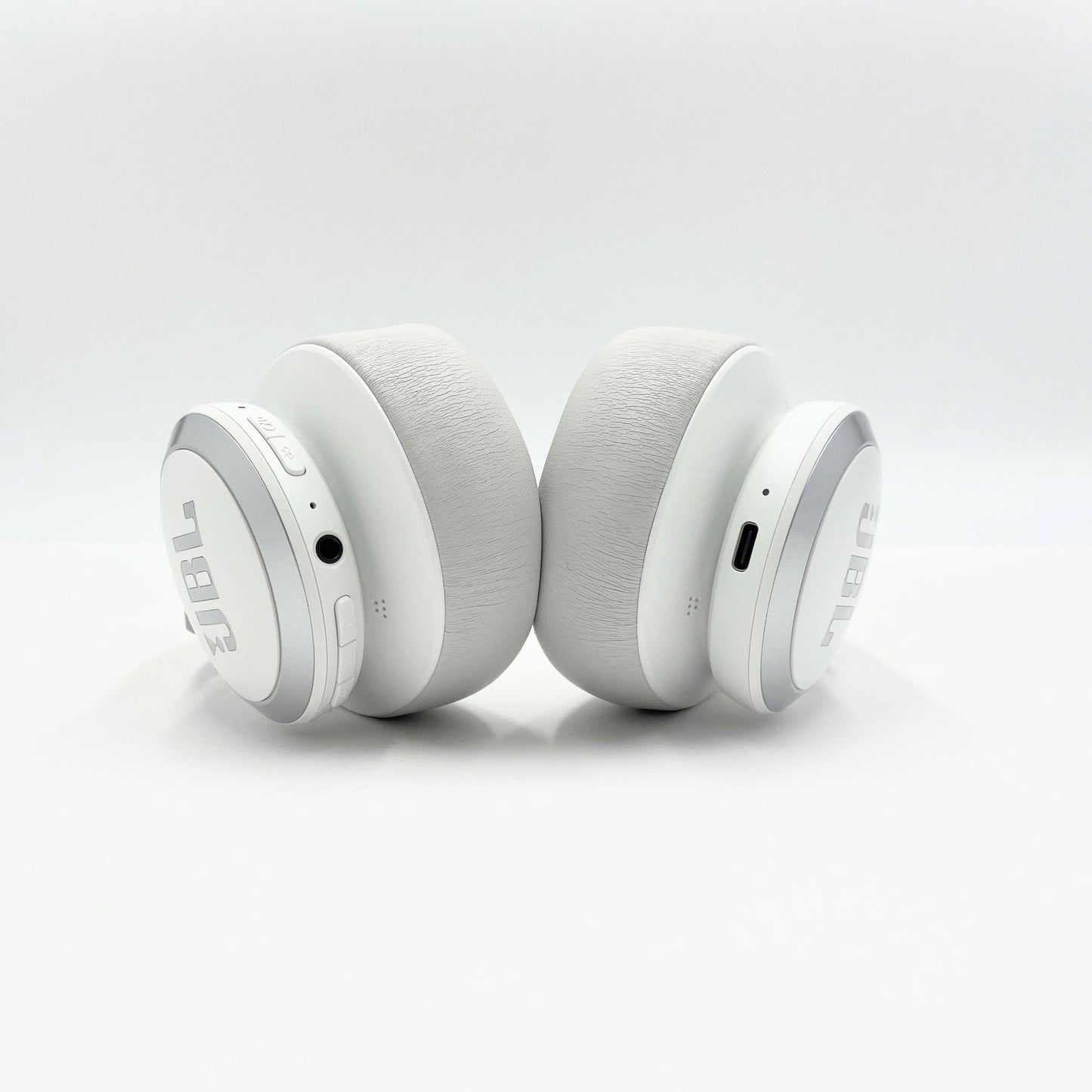 美品 JBL LIVE 770NC ワイヤレスヘッドホン	【C6375-60】