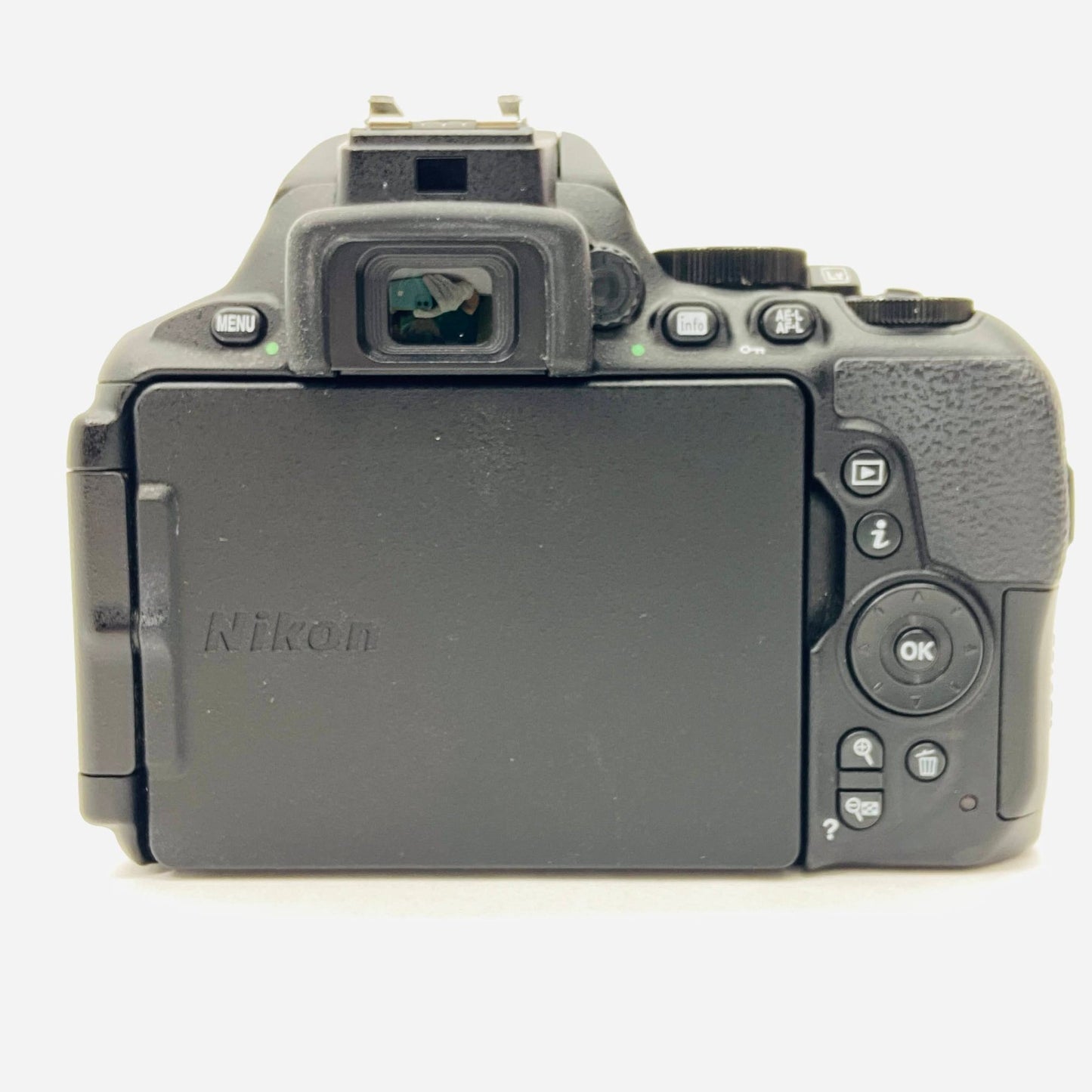 美品 NIKON D5600 ボディ デジタル一眼レフカメラ 【C4860-100】