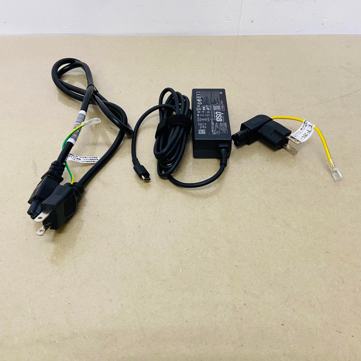 美品 HP ProBook 460 G11 16インチ Core Ultra 5 125U 8GB 256GB Windows 11 Home【C903-100】