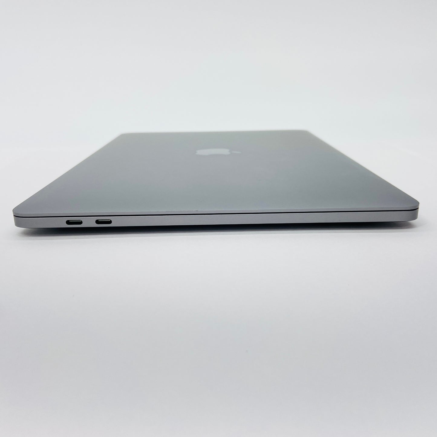 MacBook Pro 2022 13インチ M2 8コアCPU 10コアGPU 8GB 256GB スペースグレー バッテリー最大容量98%【C4914-80】