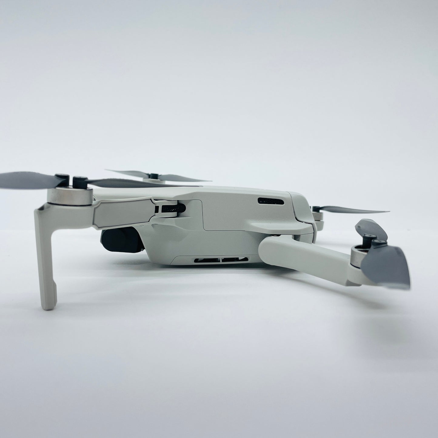 ジャンク DJI Mini 2 SE Fly More コンボ	【C3549-80】